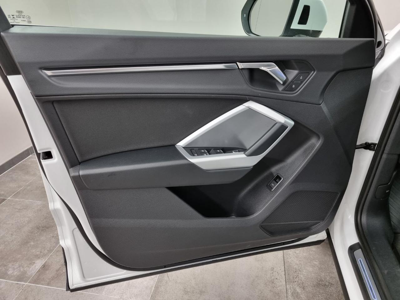 AUDI Q3 SPB 35 TDI S tronic S line edition - 23
