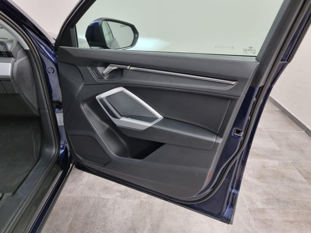 AUDI Q3 35 TDI S tronic - 26