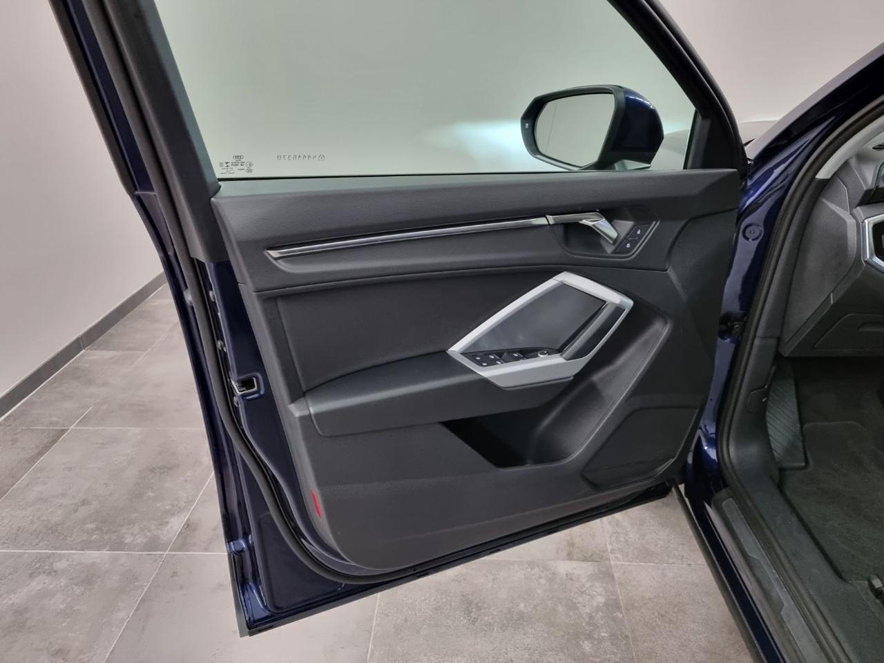 AUDI Q3 35 TDI S tronic - 20