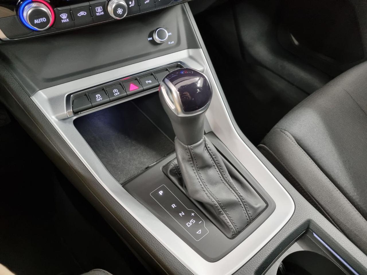 AUDI Q3 35 TDI S tronic - 13