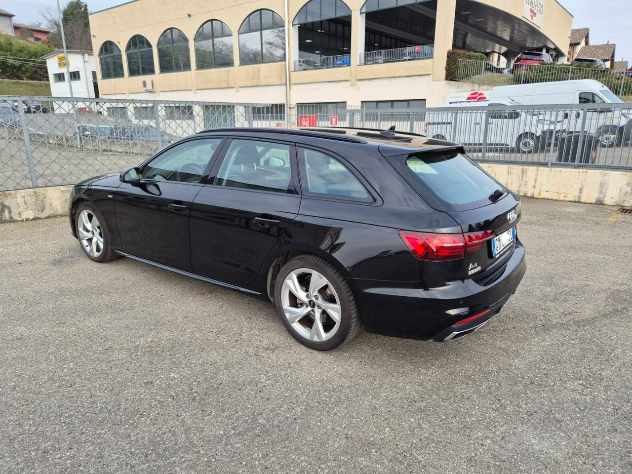 AUDI A4 Avant 35 TDI/163 CV S tronic S line edition - 8