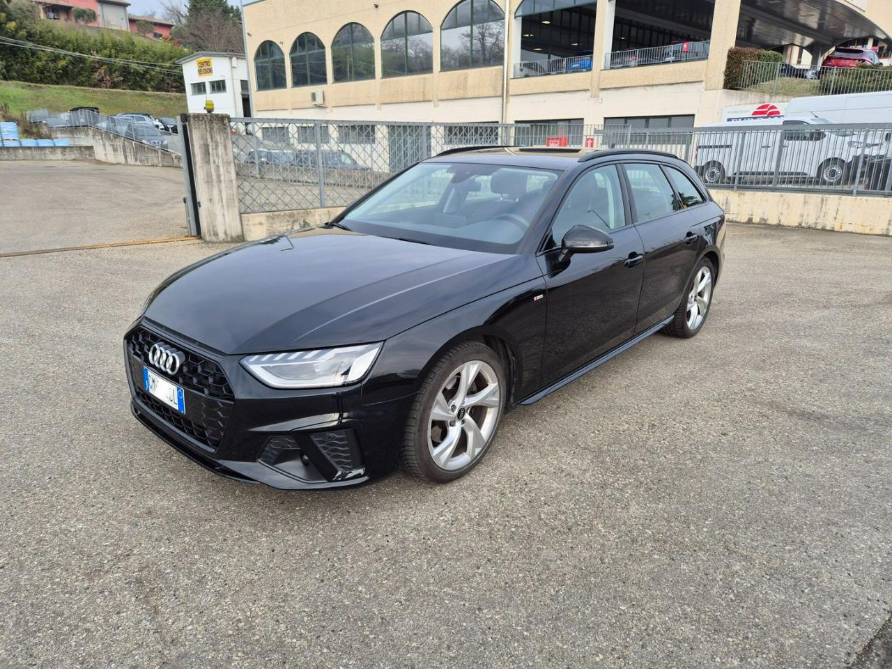 AUDI A4 Avant 35 TDI/163 CV S tronic S line edition - 2
