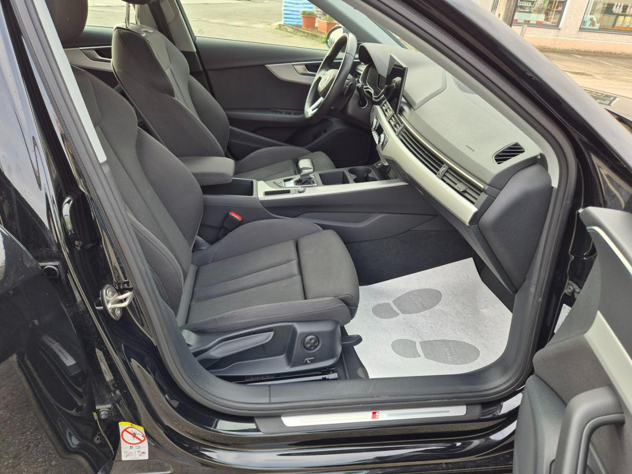 AUDI A4 Avant 35 TDI/163 CV S tronic S line edition - 15