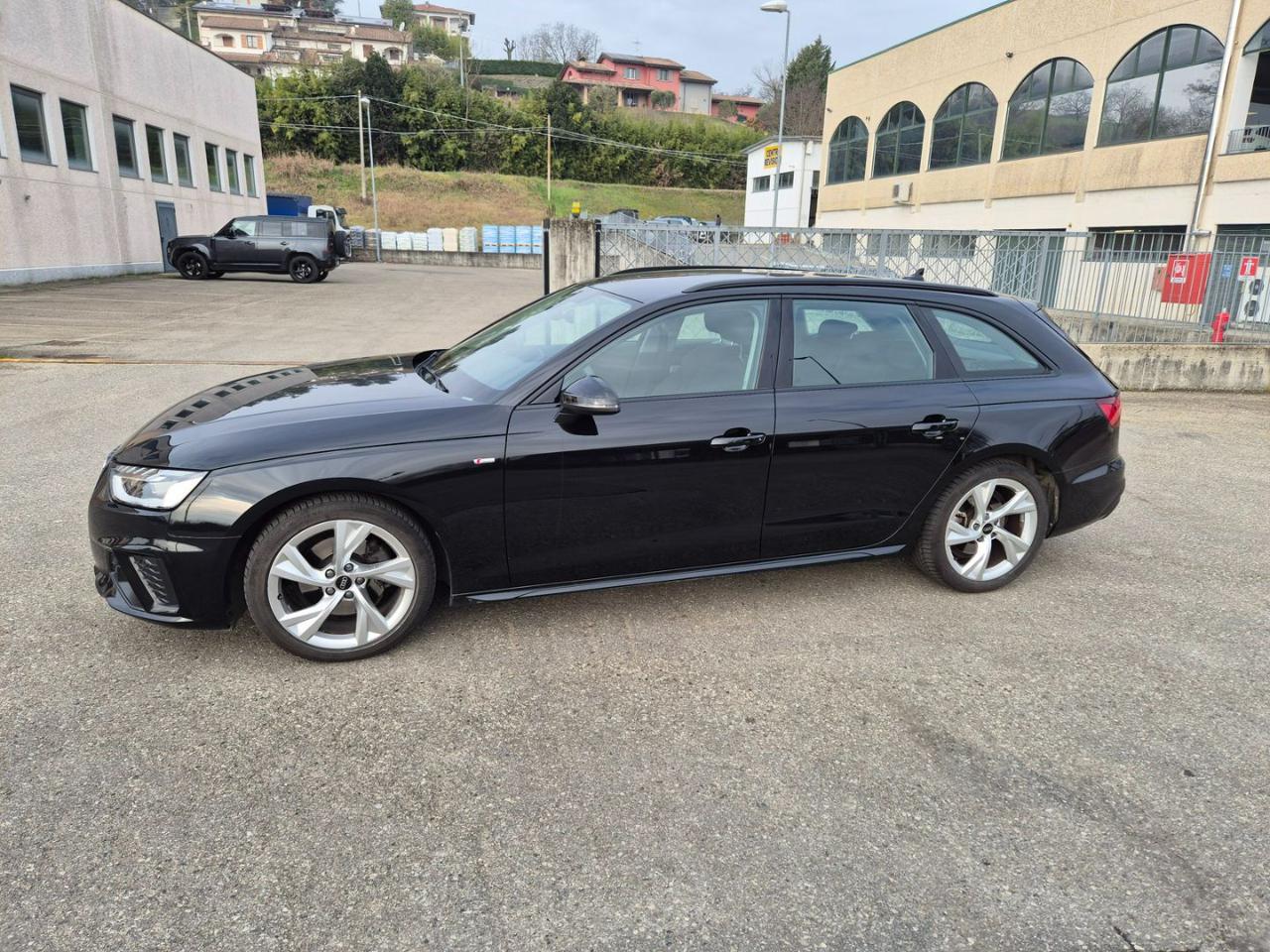 AUDI A4 Avant 35 TDI/163 CV S tronic S line edition - 3