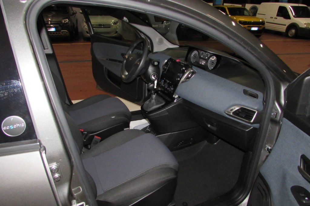 LANCIA Ypsilon 1.0 FireFly 5 porte S&S Hybrid Ecochic Gold - 15