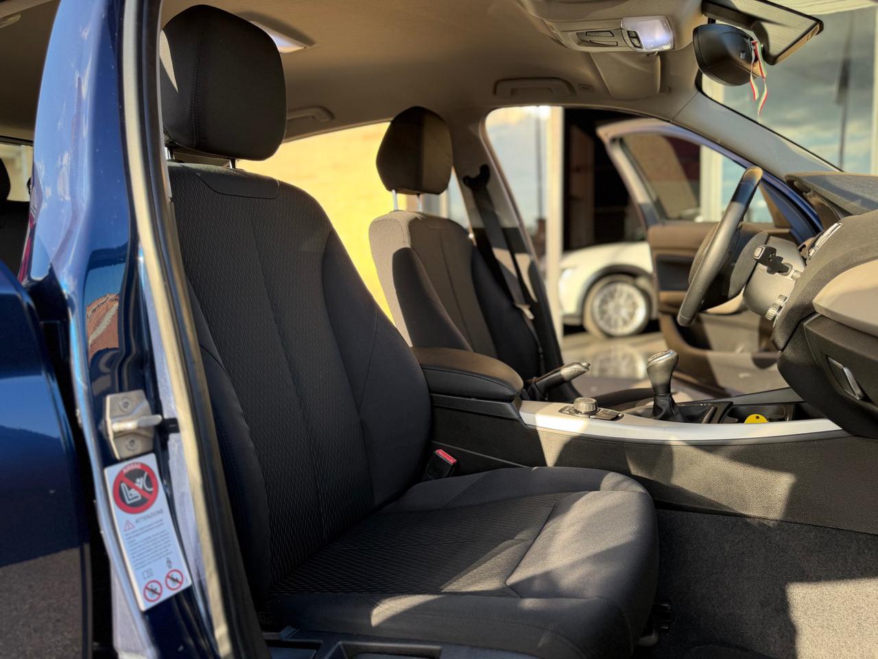 BMW 118 d 5p. Unique - 11