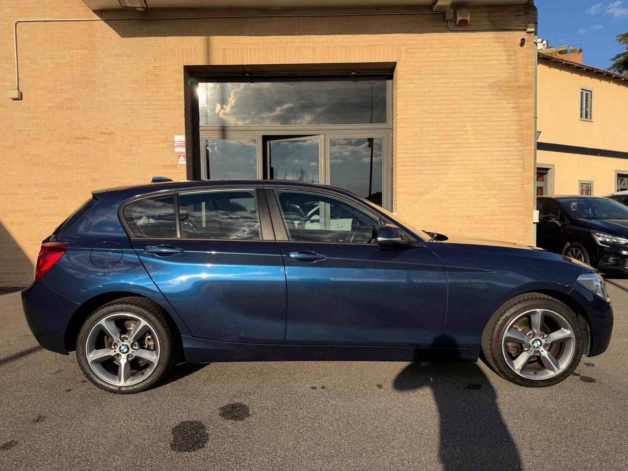 BMW 118 d 5p. Unique - 16