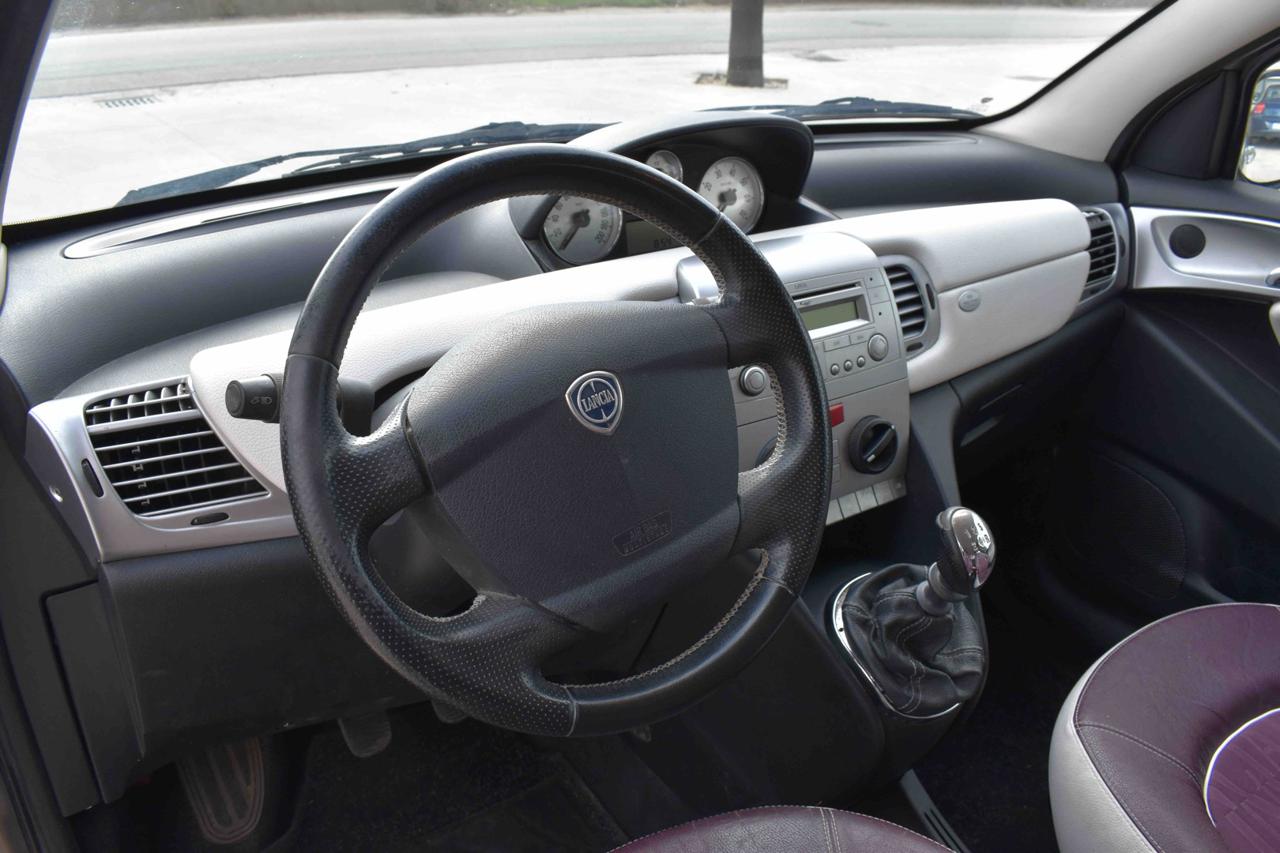 LANCIA Ypsilon 1.2 69 CV Diva - 11