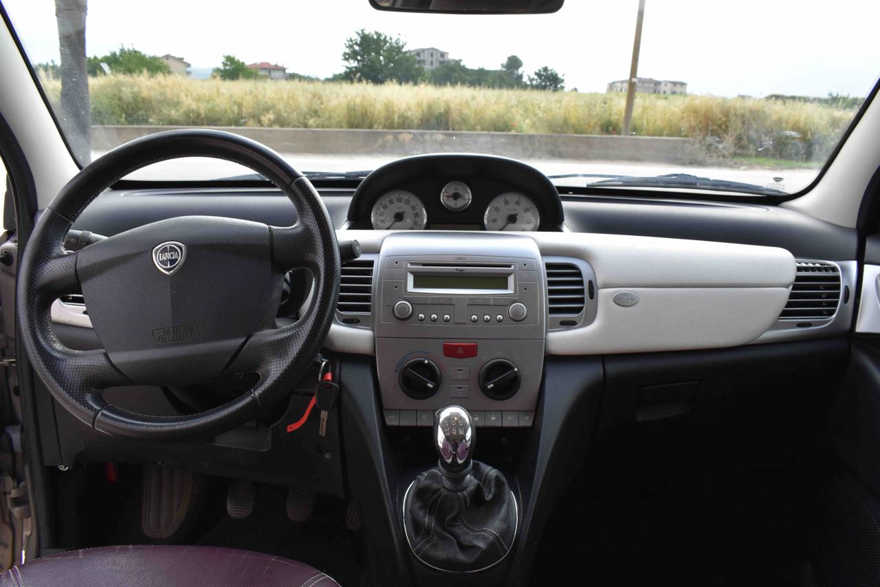 LANCIA Ypsilon 1.2 69 CV Diva - 12