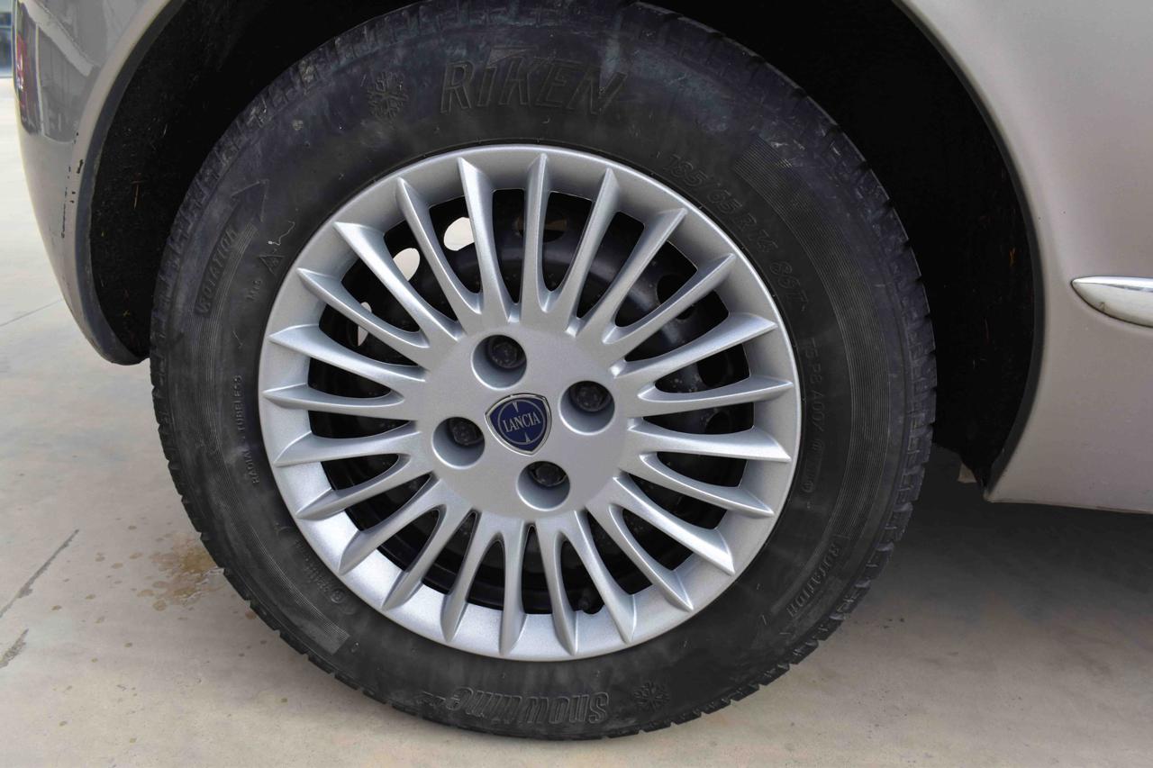LANCIA Ypsilon 1.2 69 CV Diva - 6