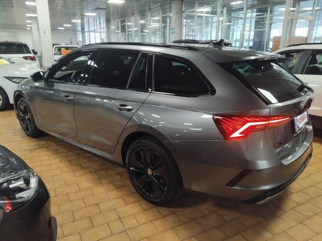 SKODA Octavia 1.4 TSI Plug-In Hybrid DSG Wagon RS - 6