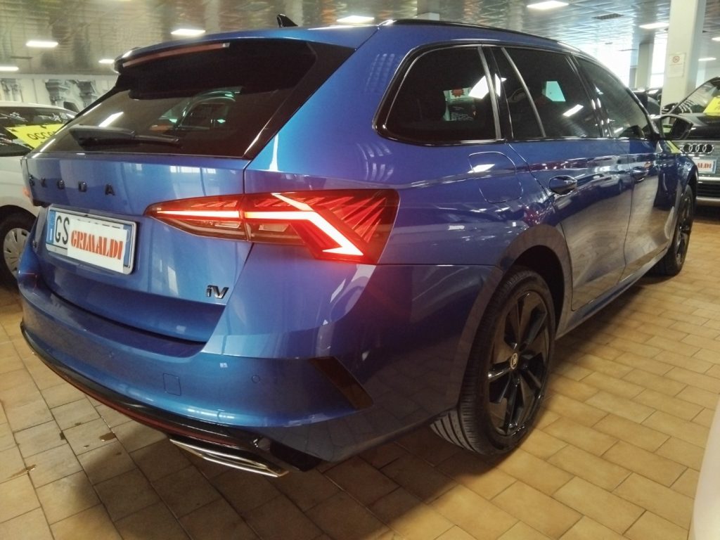 SKODA Octavia 1.4 TSI Plug-In Hybrid DSG Wagon RS MATRIX - 6