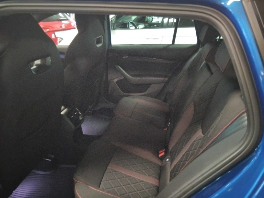 SKODA Octavia 1.4 TSI Plug-In Hybrid DSG Wagon RS MATRIX - 7