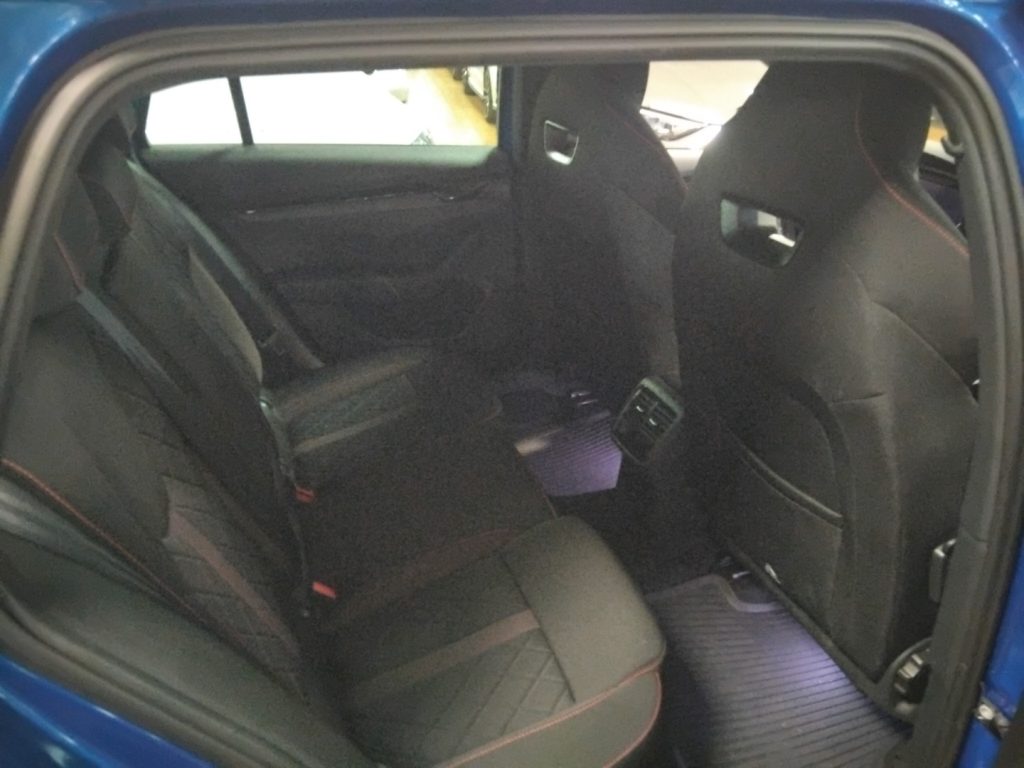 SKODA Octavia 1.4 TSI Plug-In Hybrid DSG Wagon RS MATRIX - 10