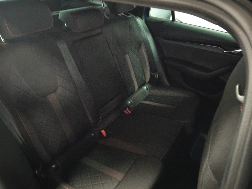 SKODA Octavia 1.4 TSI Plug-In Hybrid DSG Wagon RS MATRIX - 11