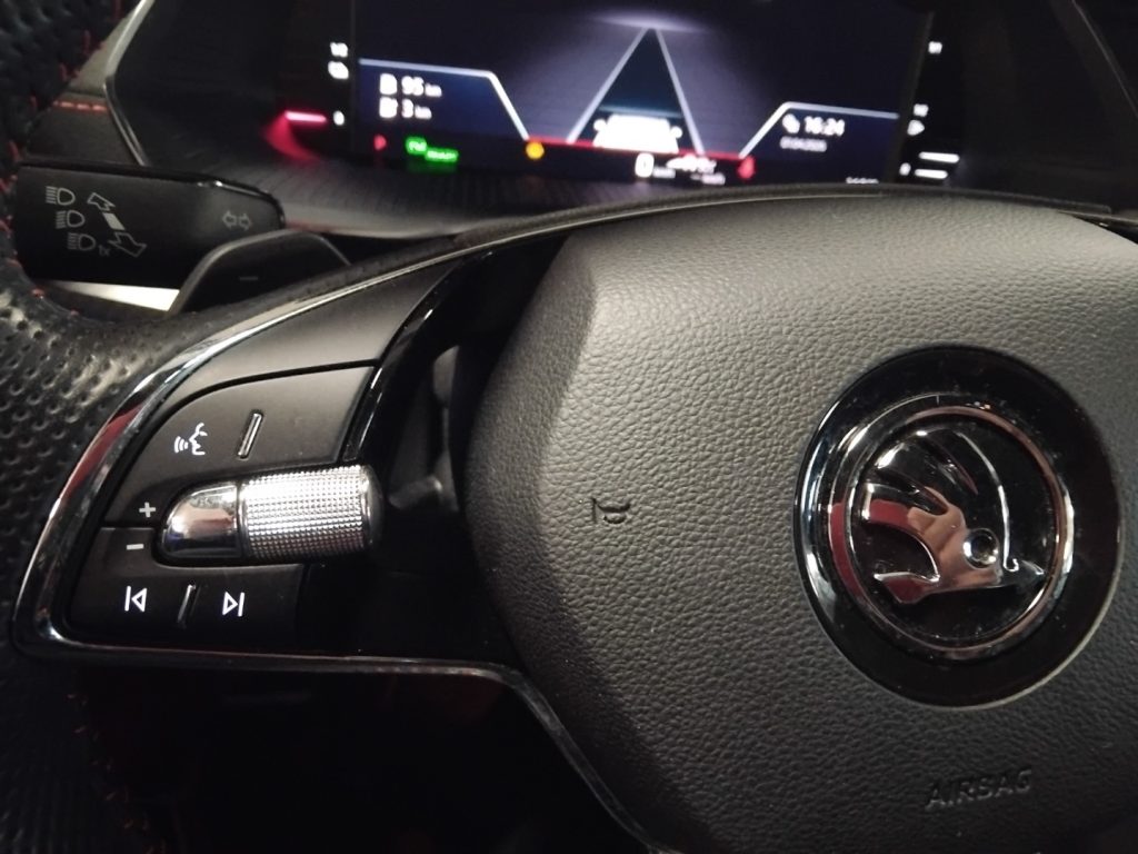 SKODA Octavia 1.4 TSI Plug-In Hybrid DSG Wagon RS MATRIX - 21