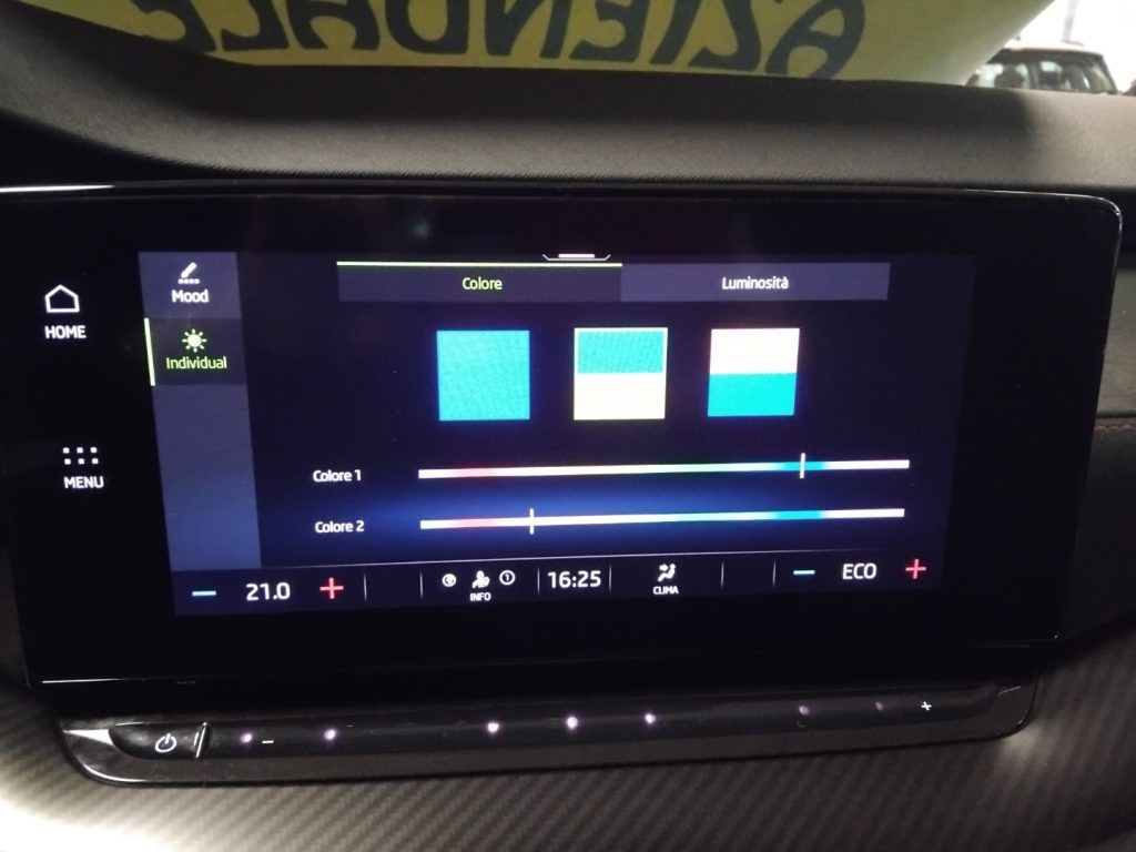 SKODA Octavia 1.4 TSI Plug-In Hybrid DSG Wagon RS MATRIX - 23