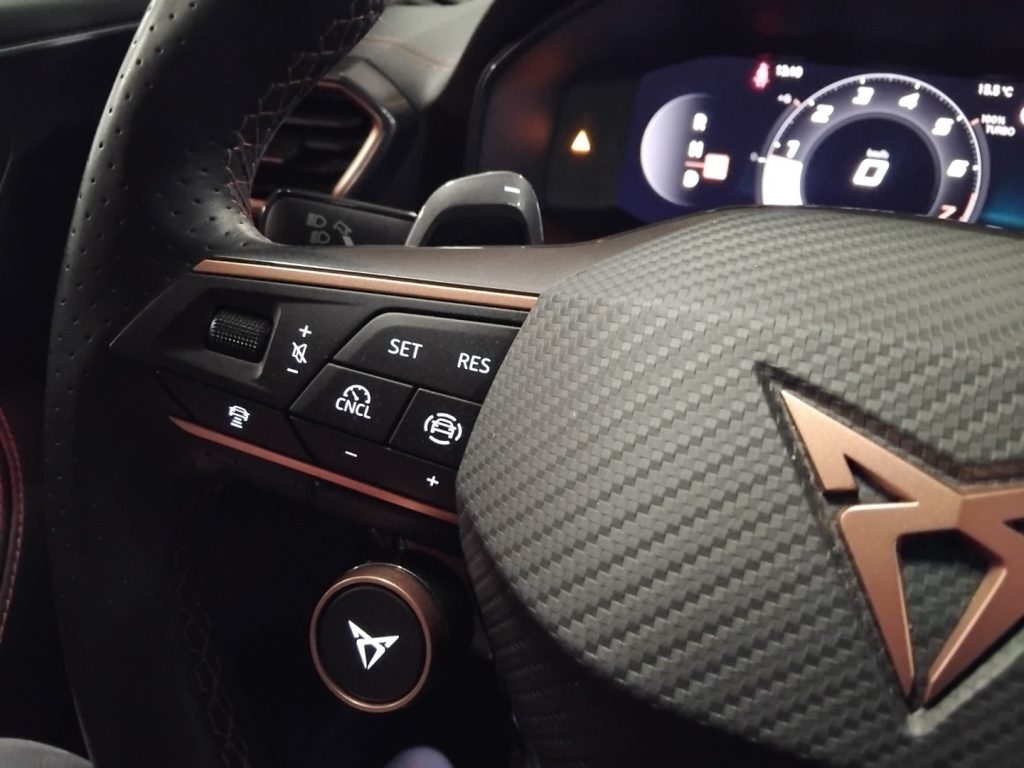 CUPRA Formentor 1.5 e-Hybrid DSG - 33