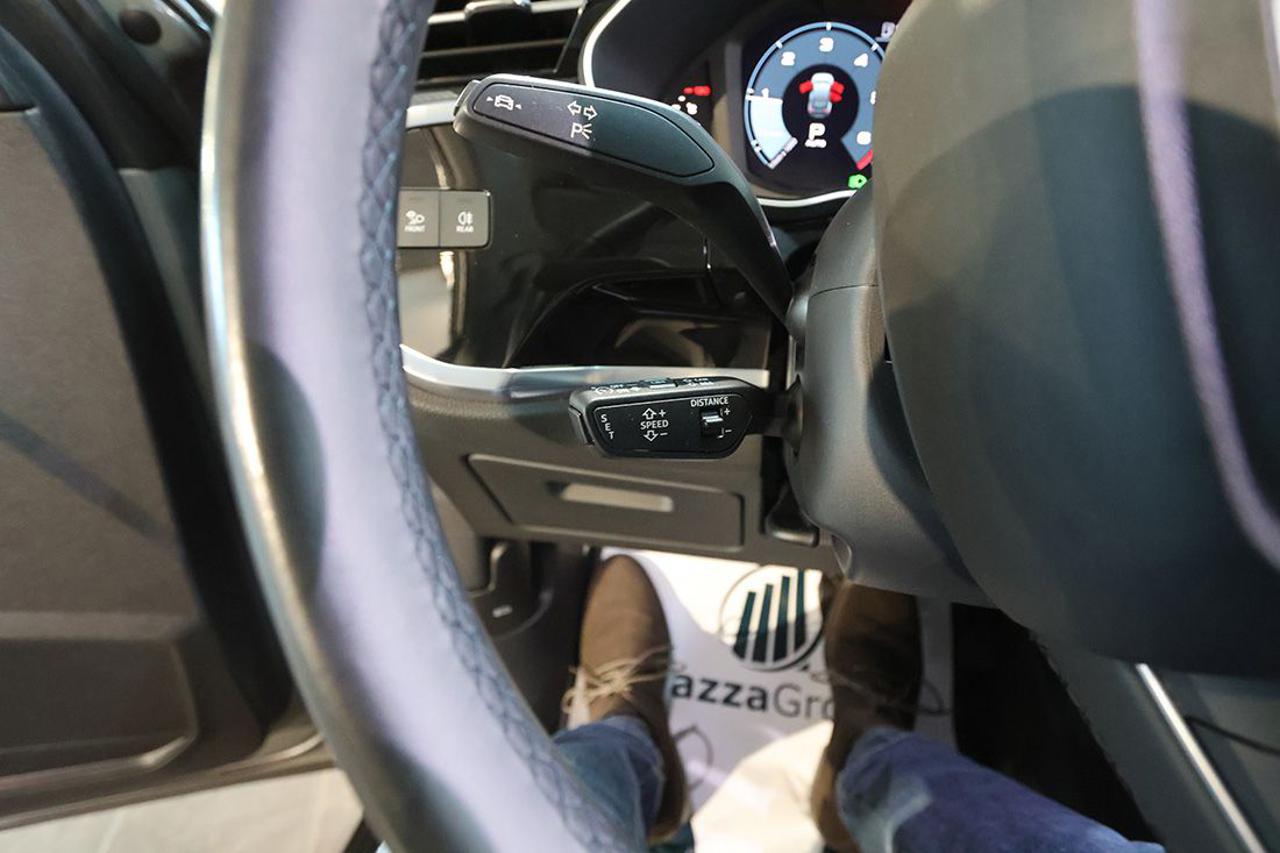 AUDI Q3 35 TDI Sportback S-Tronic Business Plus - 22