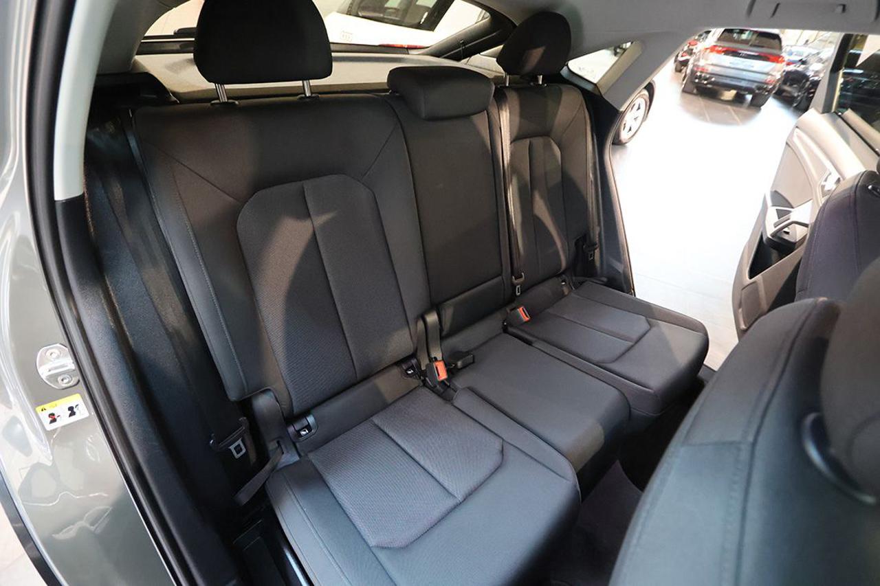 AUDI Q3 35 TDI Sportback S-Tronic Business Plus - 20