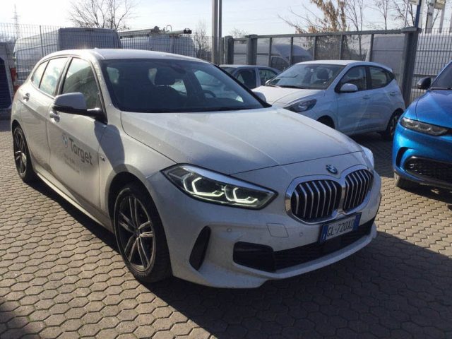 BMW 116 Bianco pastello