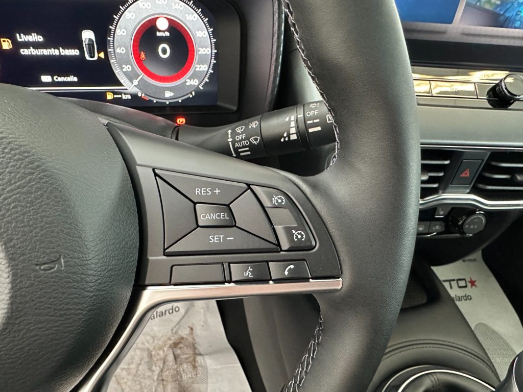 NISSAN Juke 1.0 DIG-T 114 CV N-Connecta - 16