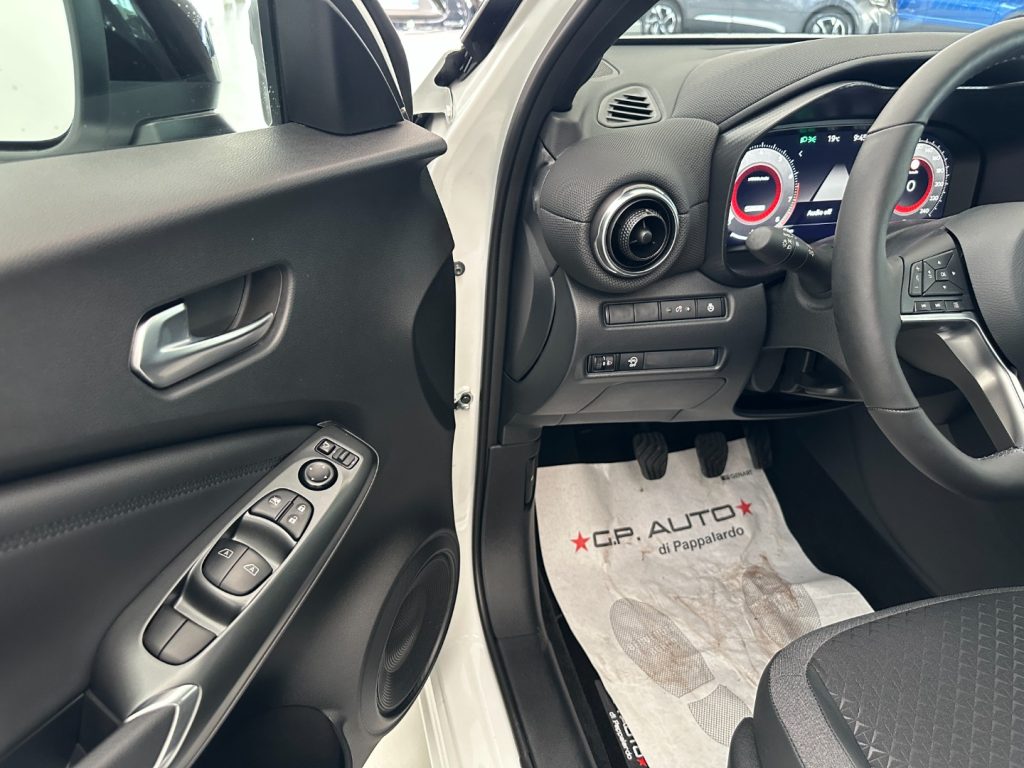 NISSAN Juke 1.0 DIG-T 114 CV N-Connecta - 24