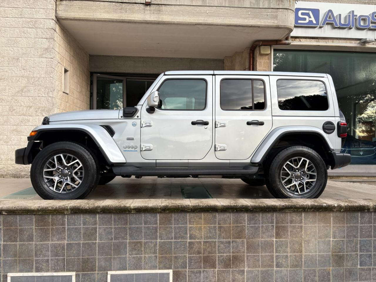 JEEP Wrangler Unlimited 2.0 PHEV ATX 4xe Sahara Overland. - 8
