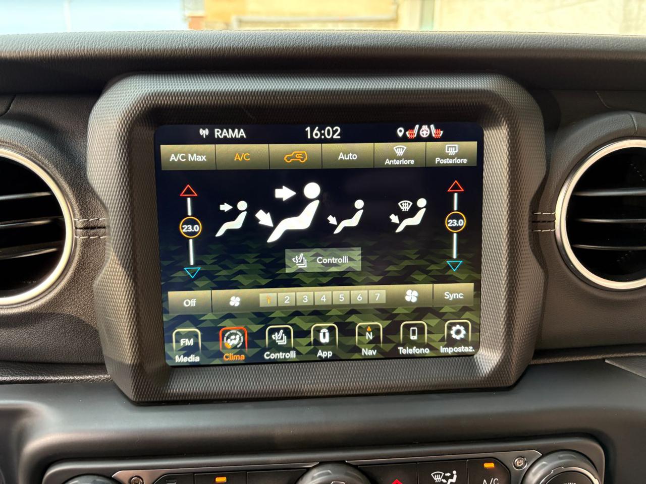 JEEP Wrangler Unlimited 2.0 PHEV ATX 4xe Sahara Overland. - 24