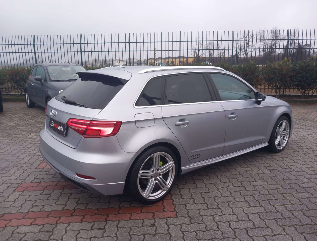 AUDI A3 Sportback 1.6 tdi Sport 110cv S-Line - 4