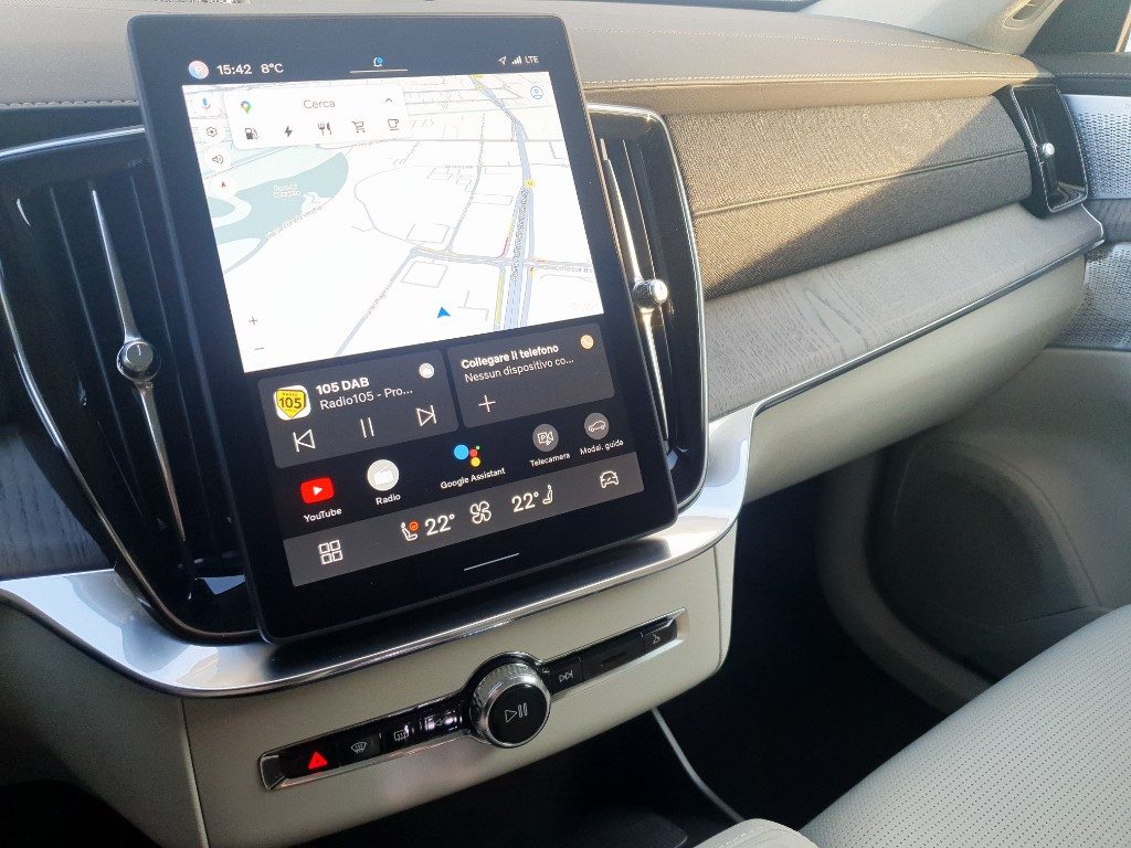 VOLVO XC90 T8 Plug-in hybrid AWD automatico 7 posti Ultra Bri - Grid Foto 10