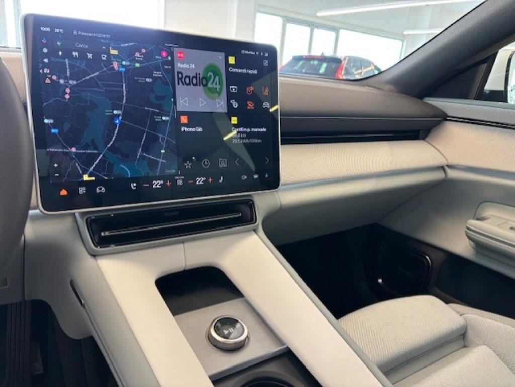 POLESTAR Polestar 4 Long Range Single Motor Plus - Grid Foto 8