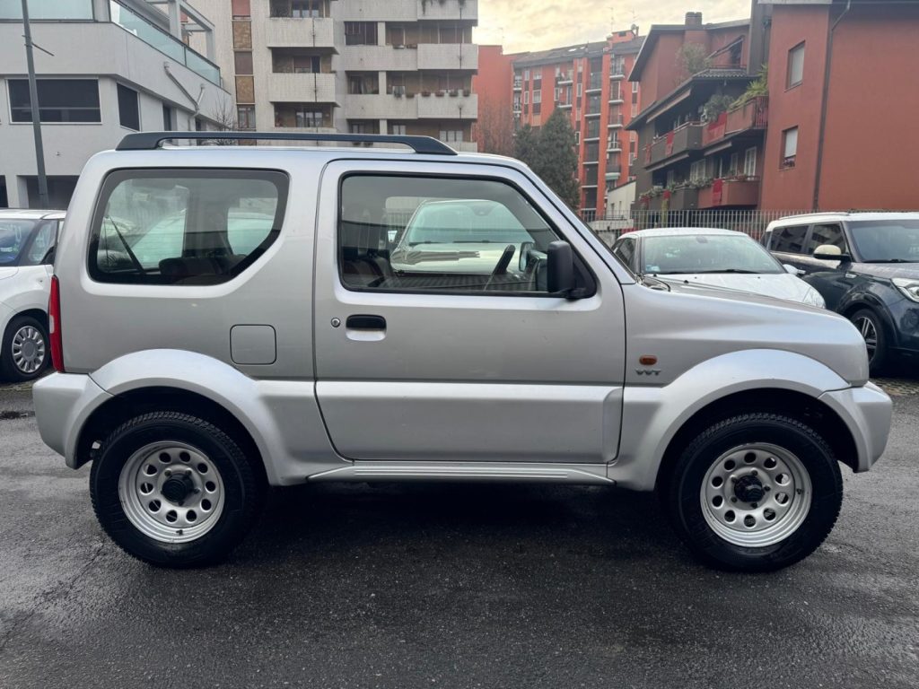 SUZUKI Jimny 1.3i 16V cat 4WD JLX - 4