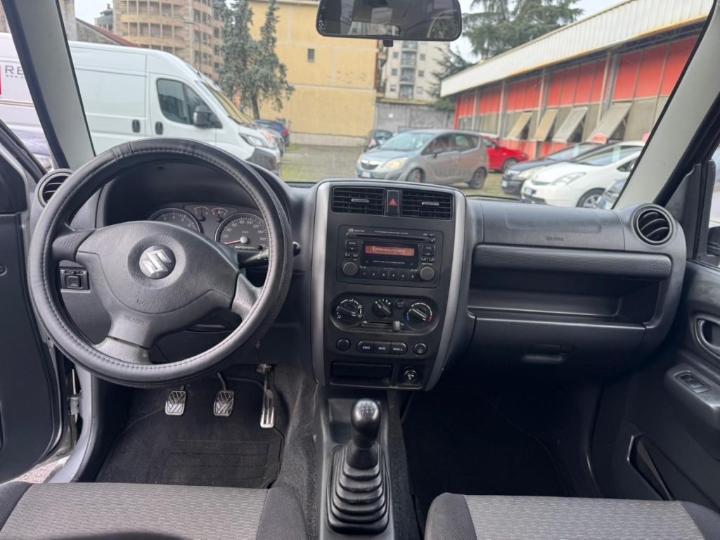 SUZUKI Jimny 1.3i 16V cat 4WD JLX - 8