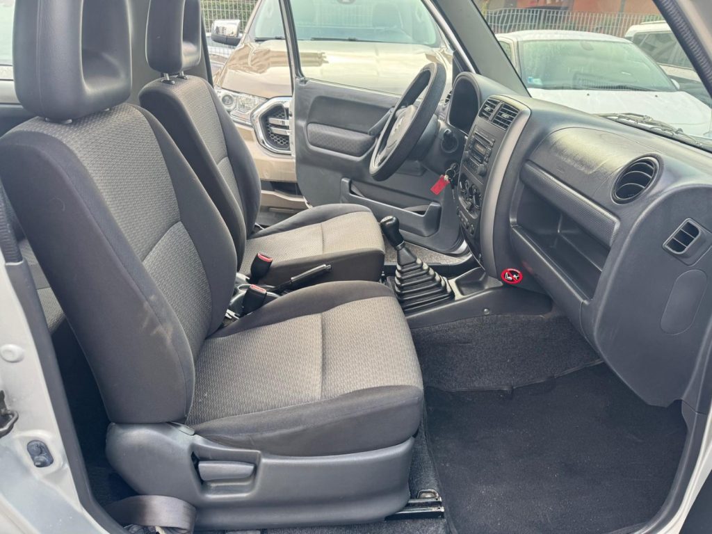 SUZUKI Jimny 1.3i 16V cat 4WD JLX - 9