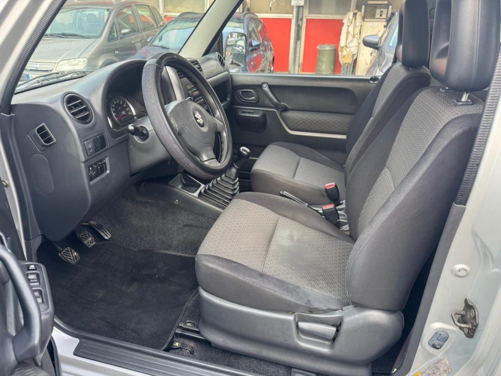 SUZUKI Jimny 1.3i 16V cat 4WD JLX - 14