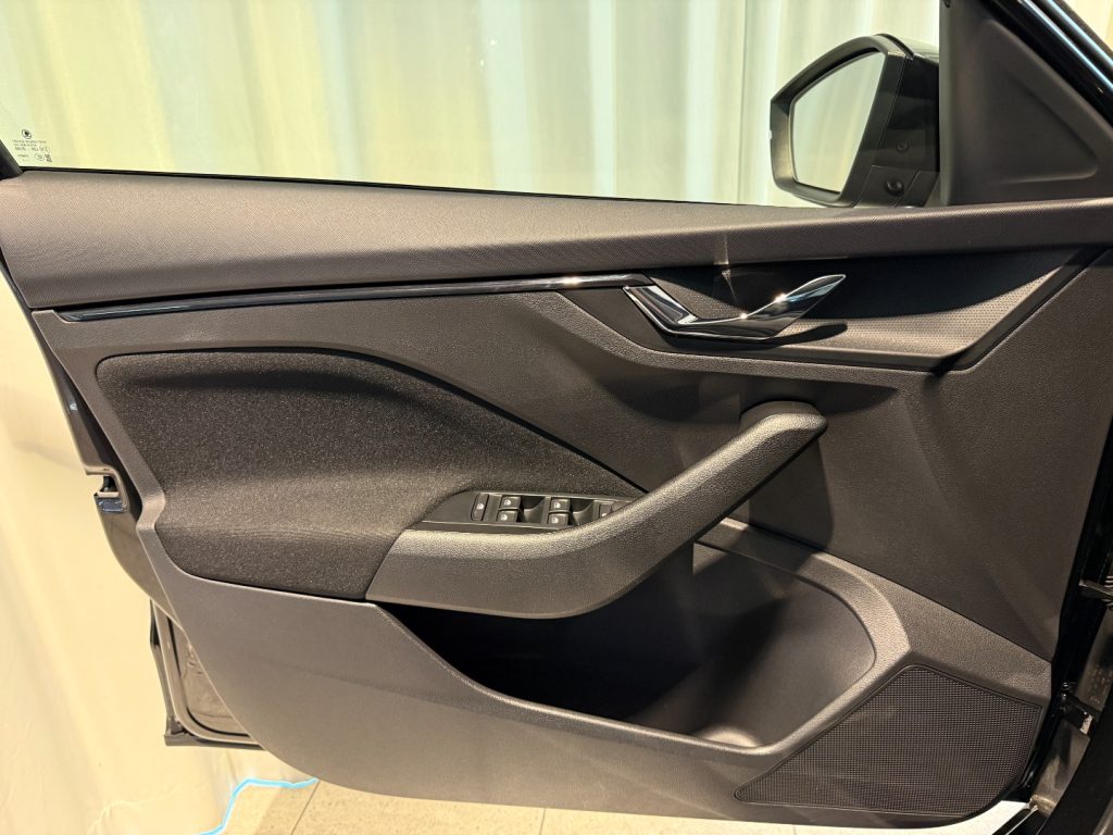 SKODA Kamiq 1.0 TSI Black Dots Camera LED DAB+ Keyless - 17