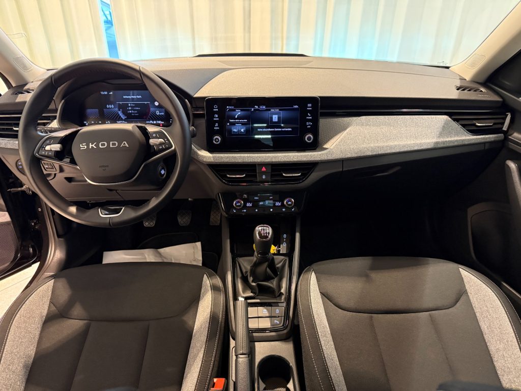 SKODA Kamiq 1.0 TSI Black Dots Camera LED DAB+ Keyless - 6