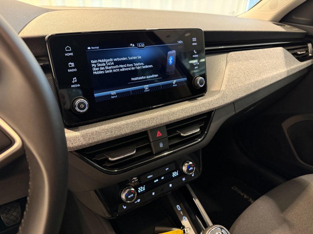 SKODA Kamiq 1.0 TSI Black Dots Camera LED DAB+ Keyless - 13