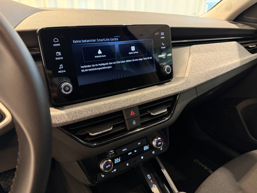 SKODA Kamiq 1.0 TSI Black Dots Camera LED DAB+ Keyless - 14