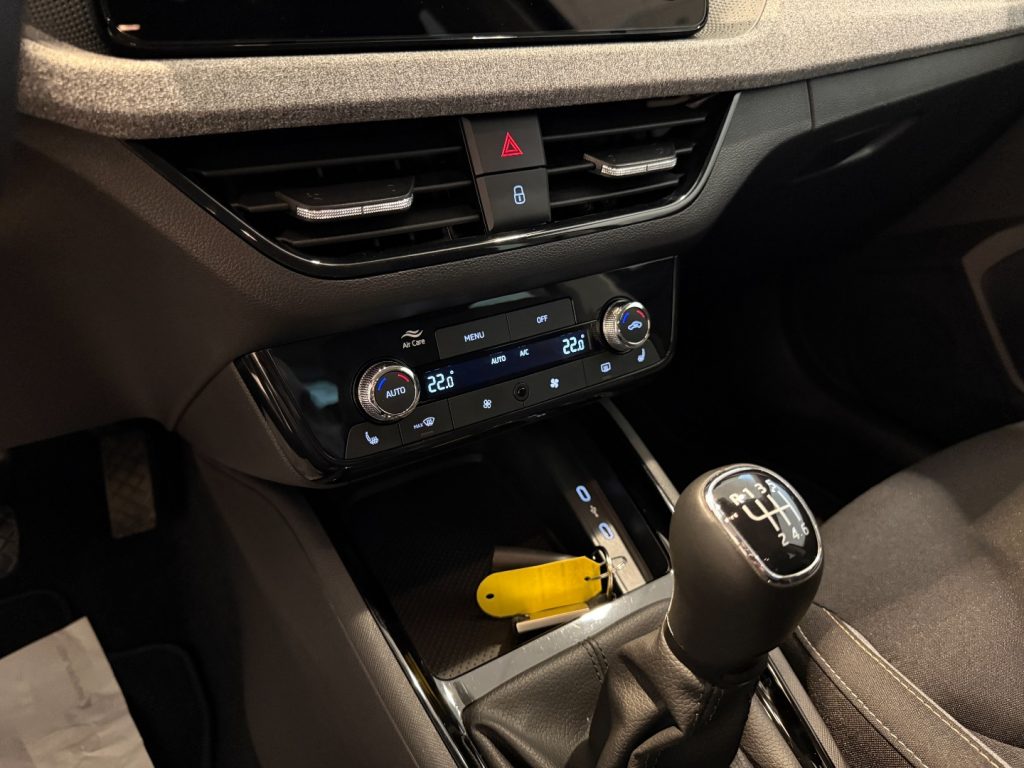 SKODA Kamiq 1.0 TSI Black Dots Camera LED DAB+ Keyless - 15