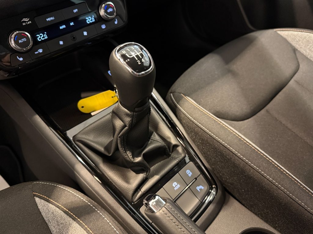 SKODA Kamiq 1.0 TSI Black Dots Camera LED DAB+ Keyless - 16