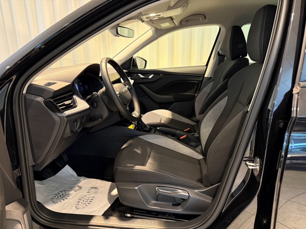 SKODA Kamiq 1.0 TSI Black Dots Camera LED DAB+ Keyless - 4