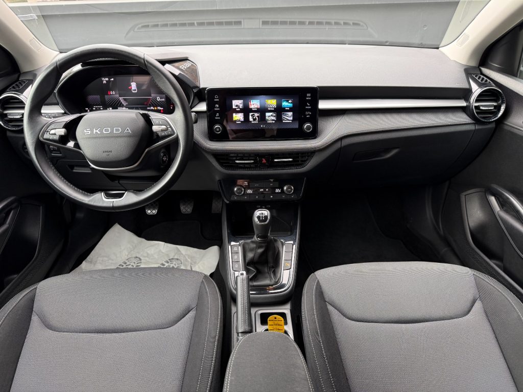 SKODA Fabia 1.0 TSI Style Bluetooth Radio LED Smartlink - 6