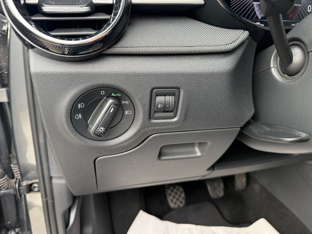 SKODA Fabia 1.0 TSI Style Bluetooth Radio LED Smartlink - 10