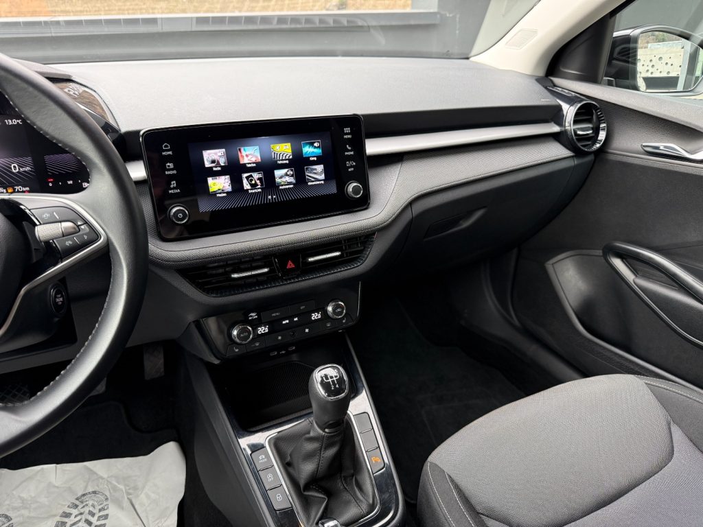 SKODA Fabia 1.0 TSI Style Bluetooth Radio LED Smartlink - 8