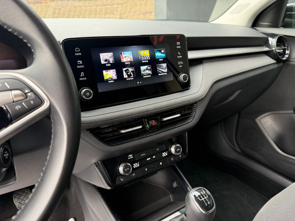 SKODA Fabia 1.0 TSI Style Bluetooth Radio LED Smartlink - 13