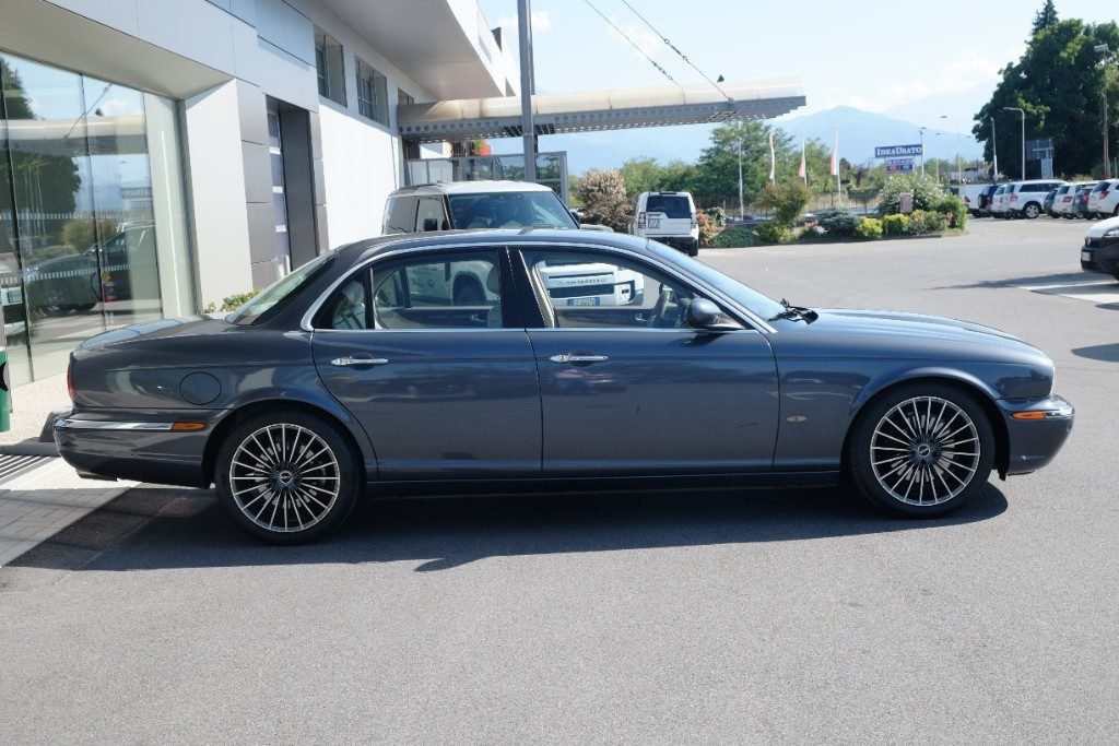 JAGUAR XJ 2.7 D V6 cat Executive - 6