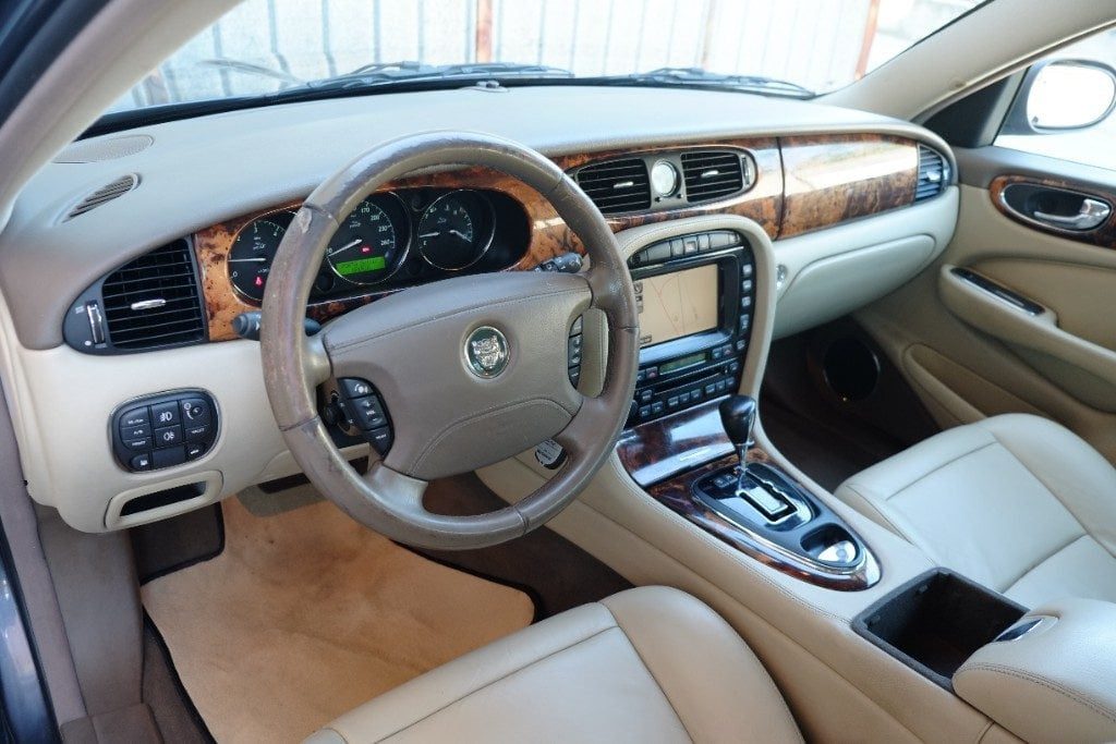 JAGUAR XJ 2.7 D V6 cat Executive - 10