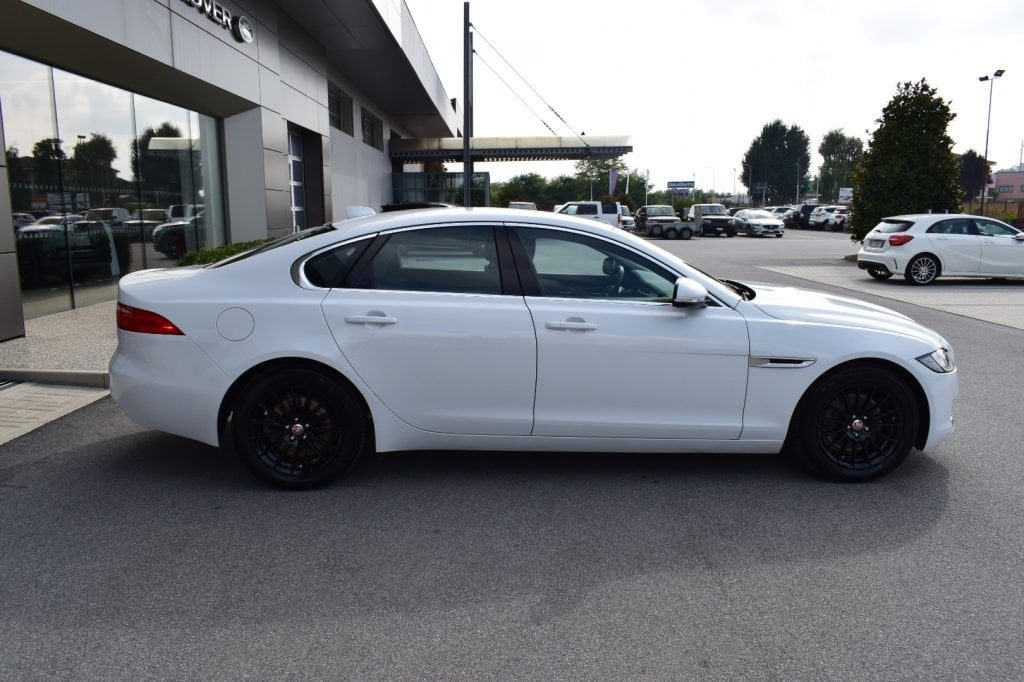 JAGUAR XF 2.0 D 180 CV AWD aut. Prestige - 5